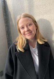 Forfatter med sykepleieruniform