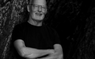 Lars Krogh lanserer ny diktsamling: «Forskyvninger»
